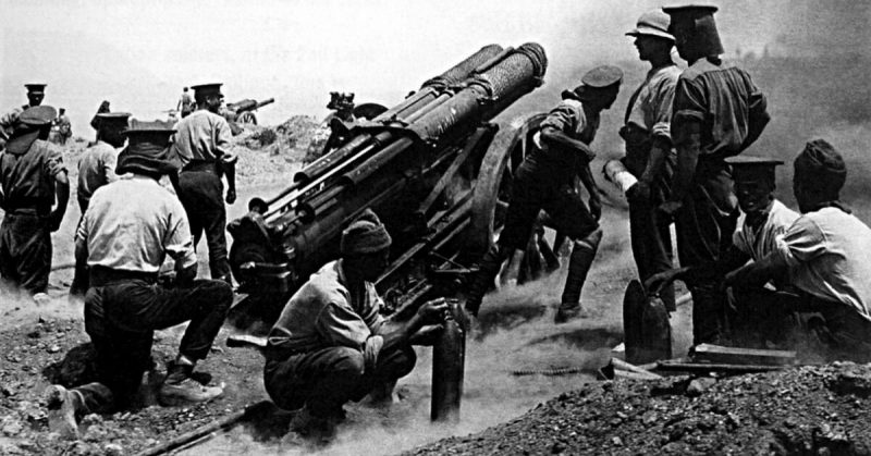 A British 60 pounder battery in action at Cape Helles, June 1915. 