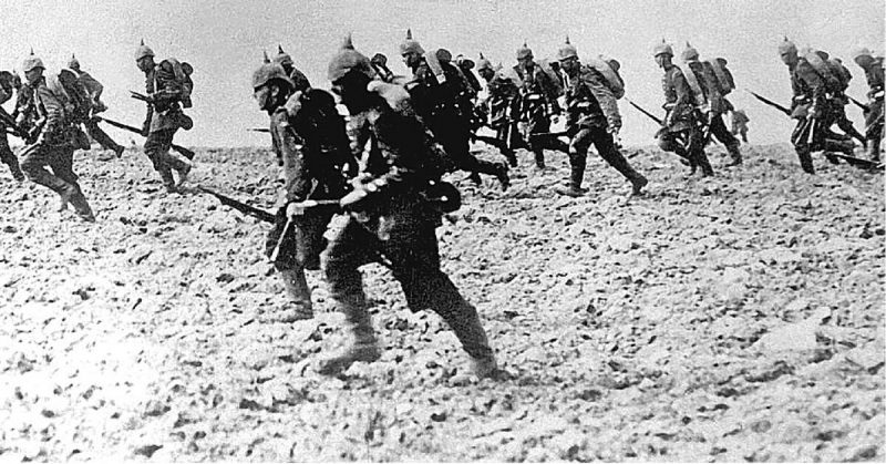 German infantry on the battlefield, August 7, 1914.