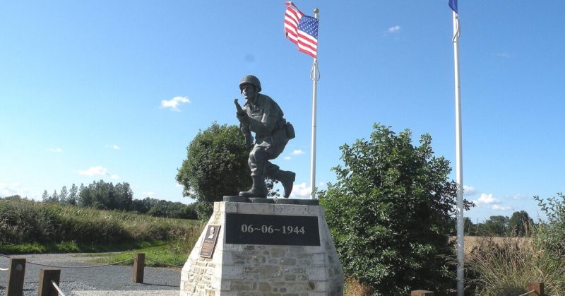 Memorial to Richard Winters at Utah Beach. <a href=https://commons.wikimedia.org/wiki/File:M%C3%A9morial_Richard_Winters_a_Utah_Beach_002.JPG>Photo Credit</a>