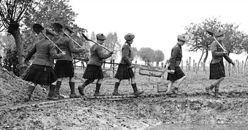 A working party of the 1st Battalion Queen's Own Cameron Highlanders at Aix in France, November 1939.