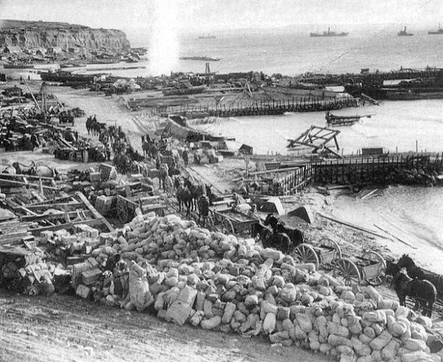 W Beach at Cape Helles, just prior to the evacuation.