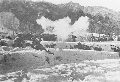 Chinese troops assaulting the Chosin Reservoir.