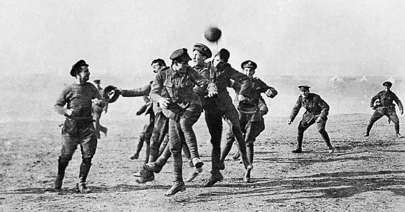 Christmas Day truce between Germany and Britain, 1914.