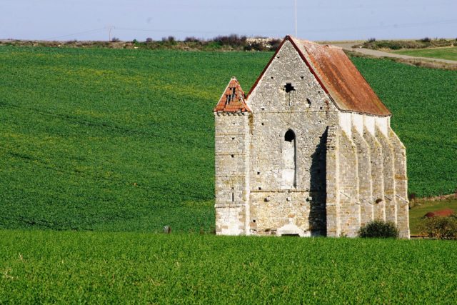 Templar chapel at Saint Martin des Champs, France. By Scorpius59 – CC-BY-SA 3.0