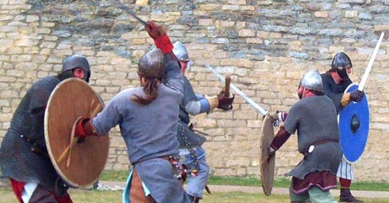 Reenactors fight at Bedford Castle. 