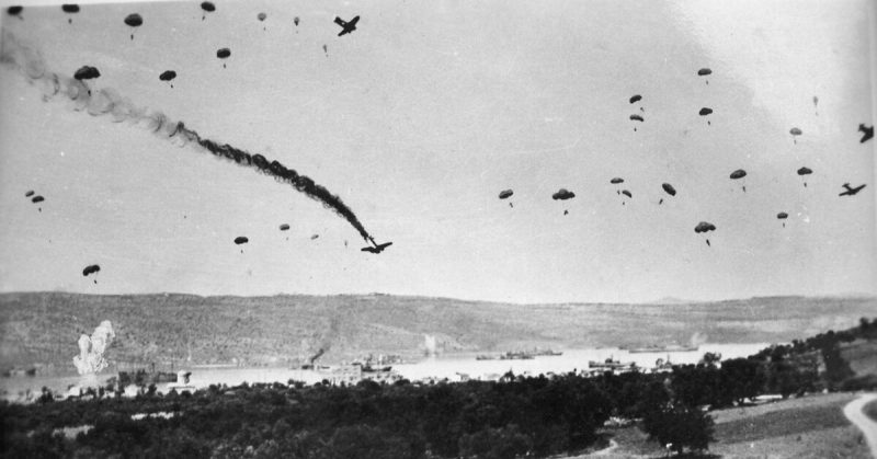 German Paratroopers land on Crete. By Wiki-Ed - CC BY-SA 3.0