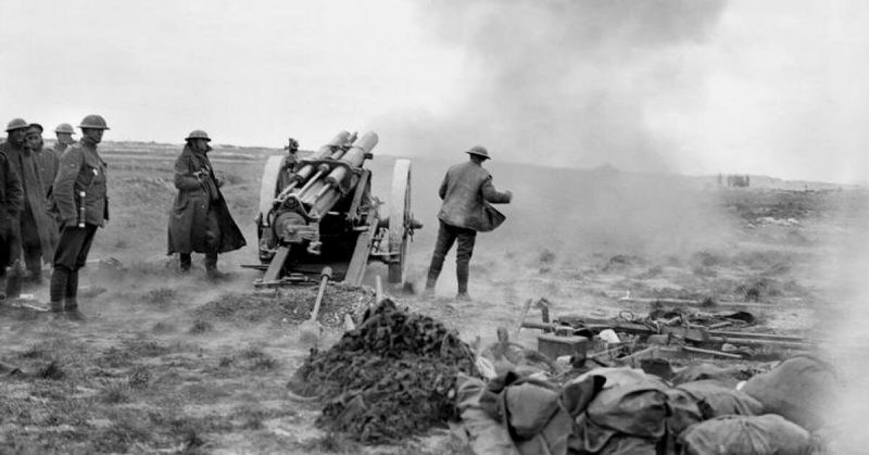 A 60 pounder Mark II battery of the Royal Garrison Artillery in action in the open near La Boisselle, 25 March 1918.