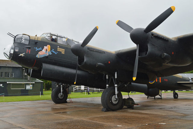 Avro Lancaster B.VII ‘NX611’ (G-ASXX). Alan Wilson – CC BY-SA 2.0