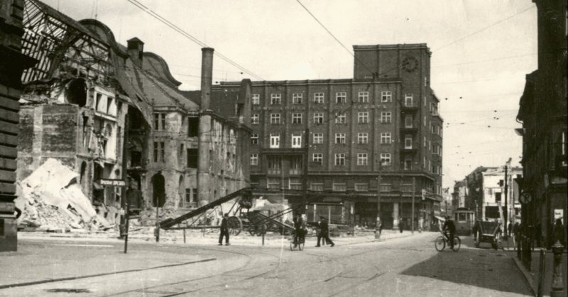 Results of an air raid on Ústí nad Labem in 1945. <a href=https://commons.wikimedia.org/w/index.php?curid=3421522>Photo Credit</a>