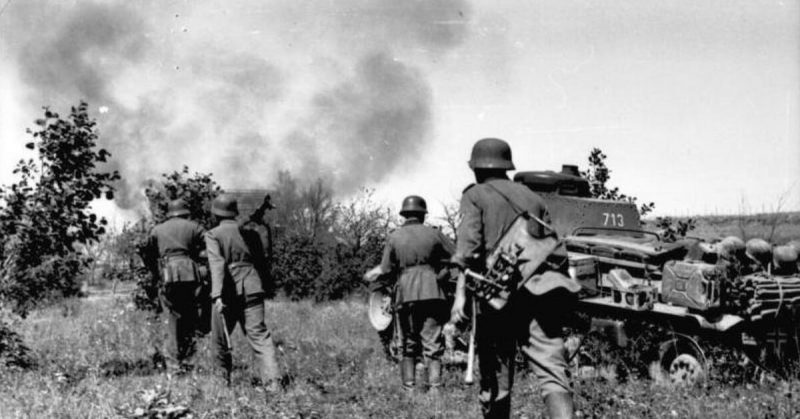 German Troops in Russia during Operation Barbarossa. By Bundesarchiv - CC BY-SA 3.0 de