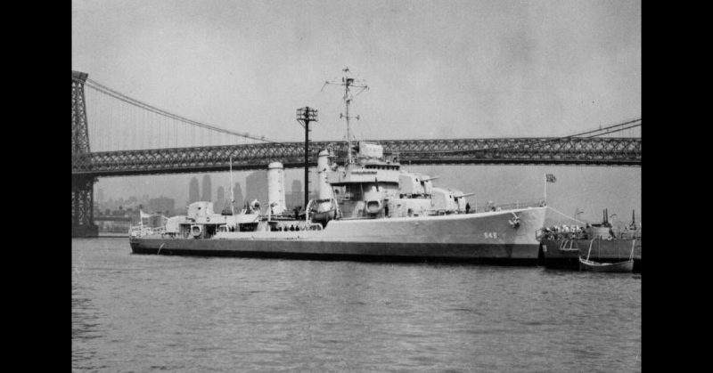 USS Turner (DD-648) on the East River in New York City near the Williamsburg Bridge