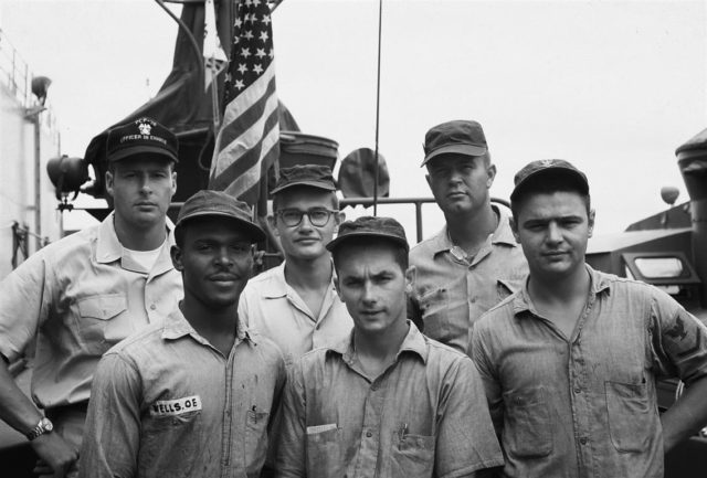 A seasoned crew. L to R: Dan Daly, Oscar Wells, John Muller, Bob Buck, Bill Fielder, Michael Newcomer. Photo credits: Dan Daly