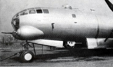 Photo above and below give some impressions of the mockup B-54 with the huge gun pods on either side of the cockpit’s lower front end. The Machine Gun “turrets” with eyeball setup were remote controlled units coupled to a radar tracking system. The 1948 dated mockup of the cockpit below shows a different layout with a radome on the higher left side and a single Machine Gun or Radar housing/ pod on the lower front end. (Photo courtesy Retromecanix.com)