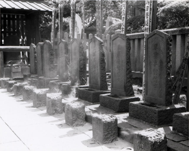 Graves of the forty-seven Rōnin at Sengaku-ji