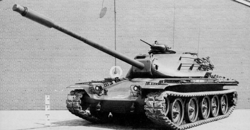 The T-95 first prototype, armed with a 90 mm gun