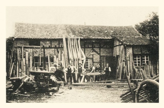 Bernhard senior and Barthel Kronauer (father and son) with partners and pupils (Bad Honnef am Rhein in alten Ansichten Band II).