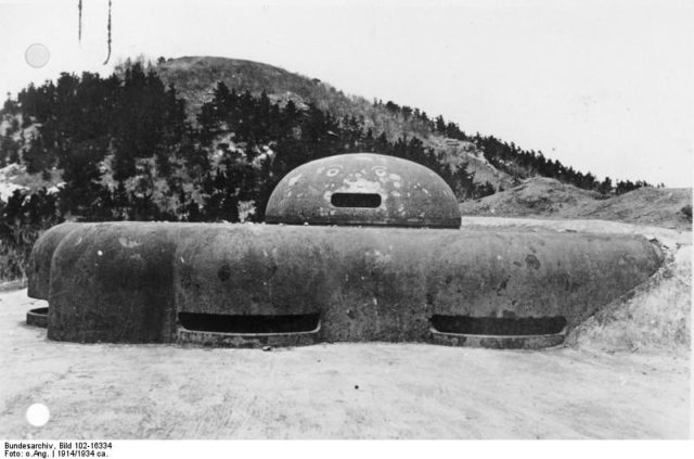 A German redoubt. Bundesarchiv – CC-BY SA 3.0