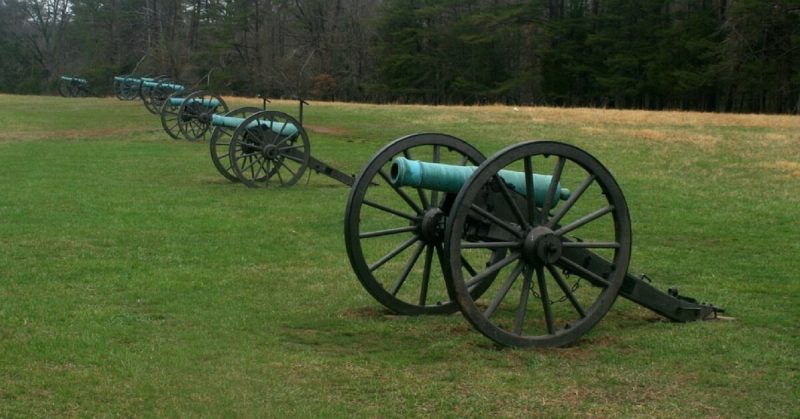 Stonewall Jackson's canons on Henry House Hill. Muhranoff - CC BY-SA 4.0

