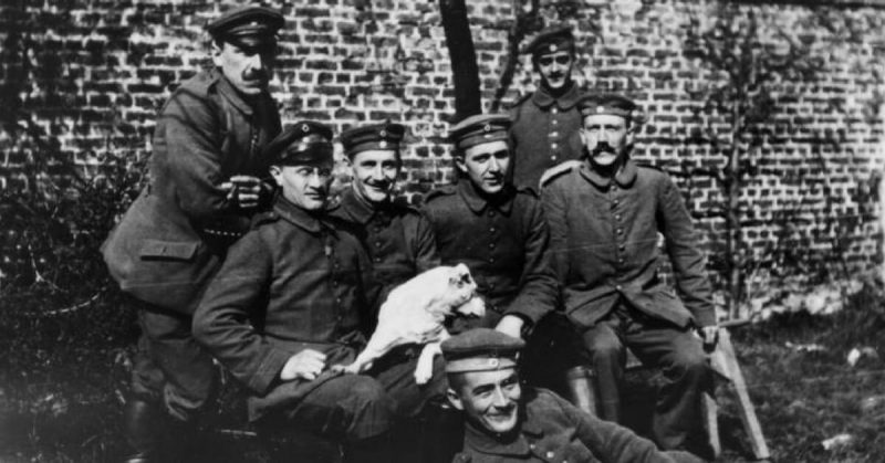 Austrian Adolf Hitler (middle row, far right) during the First World War. Bundesarchiv - CC-BY SA 3.0