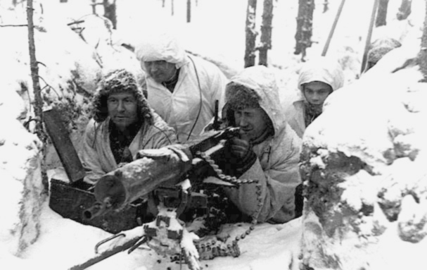 A Finnish machine gun crew during the Winter War