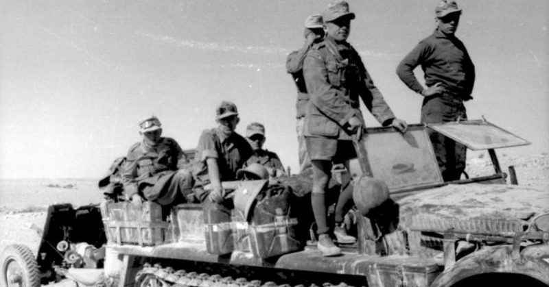 Anti-tank unit pulling a 37 mm gun comes to a halt. Photo: Bundesarchiv, Bild 101I-782-0016-34A / Moosmüller / CC-BY-SA 3.0.