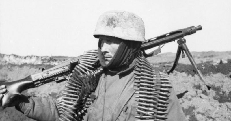 German Fallschirmjäger with the MG-42. Photo: Bundesarchiv, Bild 101I-559-1076-29 / Haas / CC-BY-SA 3.0.