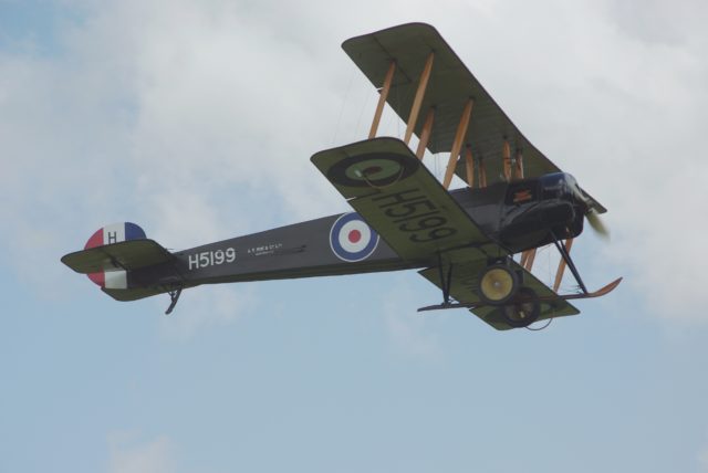 An Avro 504 biplane. TSRL – CC-BY SA 3.0