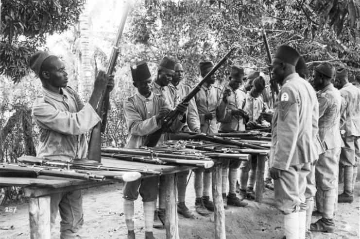Askari troops in German East Africa armed with Mauser Model 1871s. Photo: Bundesarchiv, Bild 105-DOA6364 / Walther Dobbertin / CC-BY-SA 3.0
