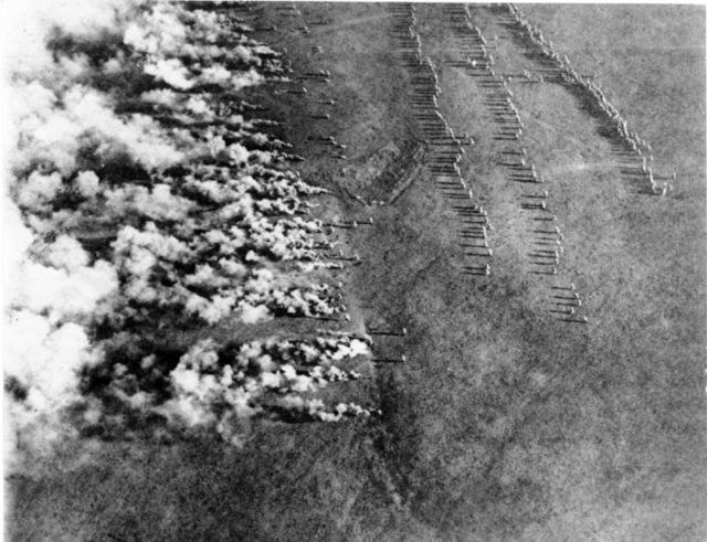 A German gas attack from the air. Bundesarchiv, Bild 183-F0313-0208-007 / CC-BY-SA 3.0.
