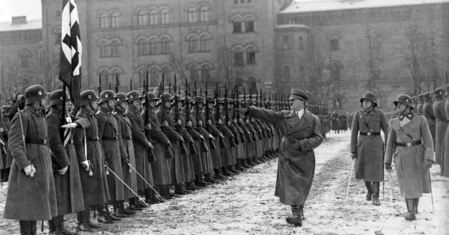 By Bundesarchiv – CC BY-SA 3.0 de