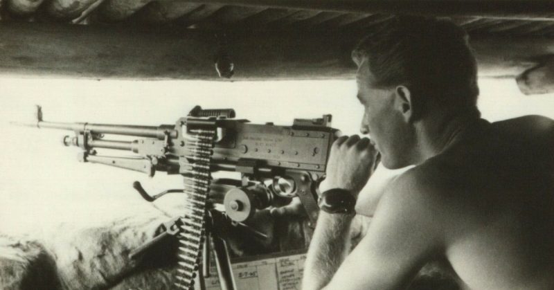 An Australian soldier in Borneo manning a British L7A1 during the Indonesia–Malaysia confrontation, 1965. Photo: Steve Swayne from Maleny, Australia - 1965 Borneo / CC-BY-SA 2.0