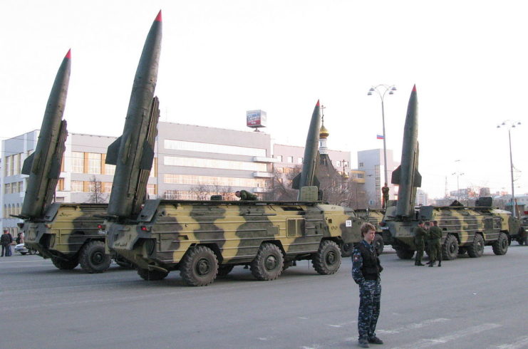 Missiles systems Tochka-U (NATO reporting name is SS-21 Scarab) at a Russian Federation rehearsal for the parade in Yekaterinburg. Photo: By Владислав Фальшивомонетчик, CC BY-SA 3.0.
