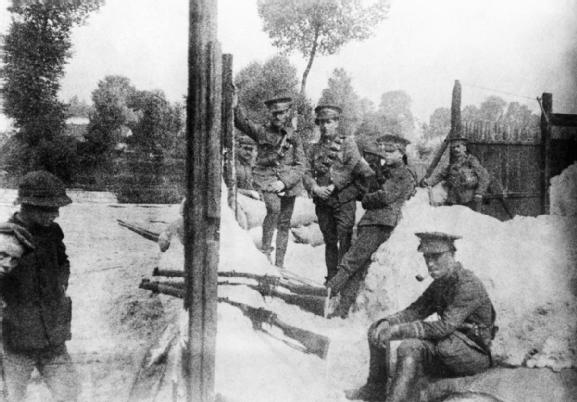 Soldiers of the 4th Dragoon Guards take up defensive positions while waiting for the 4th Battalion, Royal Fusiliers, August 1914.