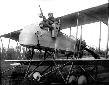 Reconnaissance version of the MF.11 with camera detail