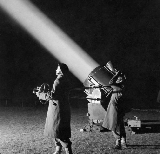 ATS officers-in-training crew a searchlight in Western Command, 1944.