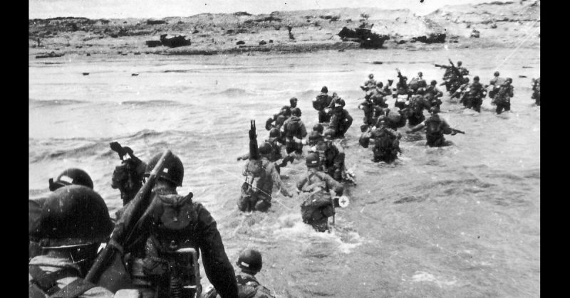 American soldiers disembarking at Utah Beach