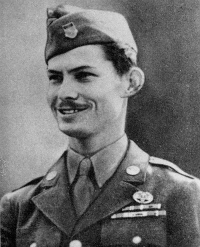 Doss about to receive the Medal of Honor in October 1945.