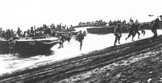 U.S. Marines debark from LCP(L)s onto Guadalcanal on 7 August 1942.