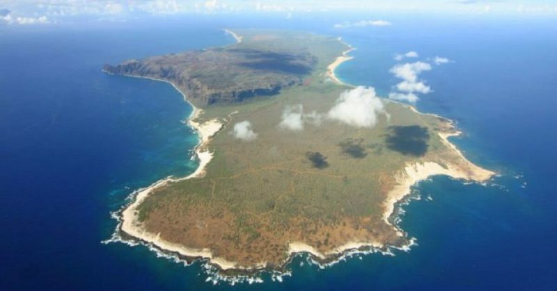 Aerial view of Niihau Island in Hawaii. Polihale - CC BY-SA 3.0