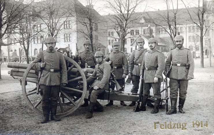 German field artillery ww1. By Unknown – CC BY 2.0