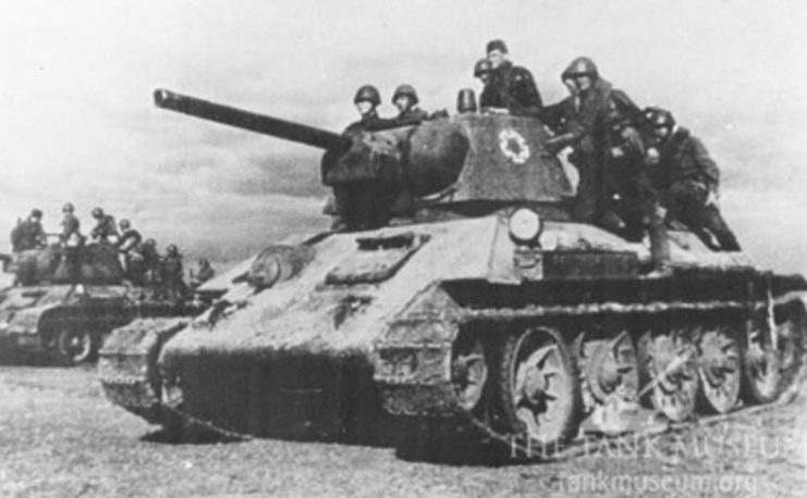 T-34 Model 1943s carrying infantry.