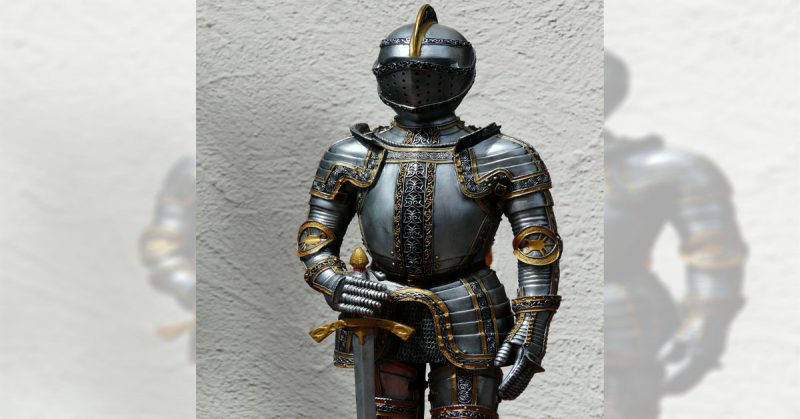 French knight's armor varied according to wealth, but as many high ranking nobles were present, one could also expect that the Flemish army faced the best-armored knights of that era.