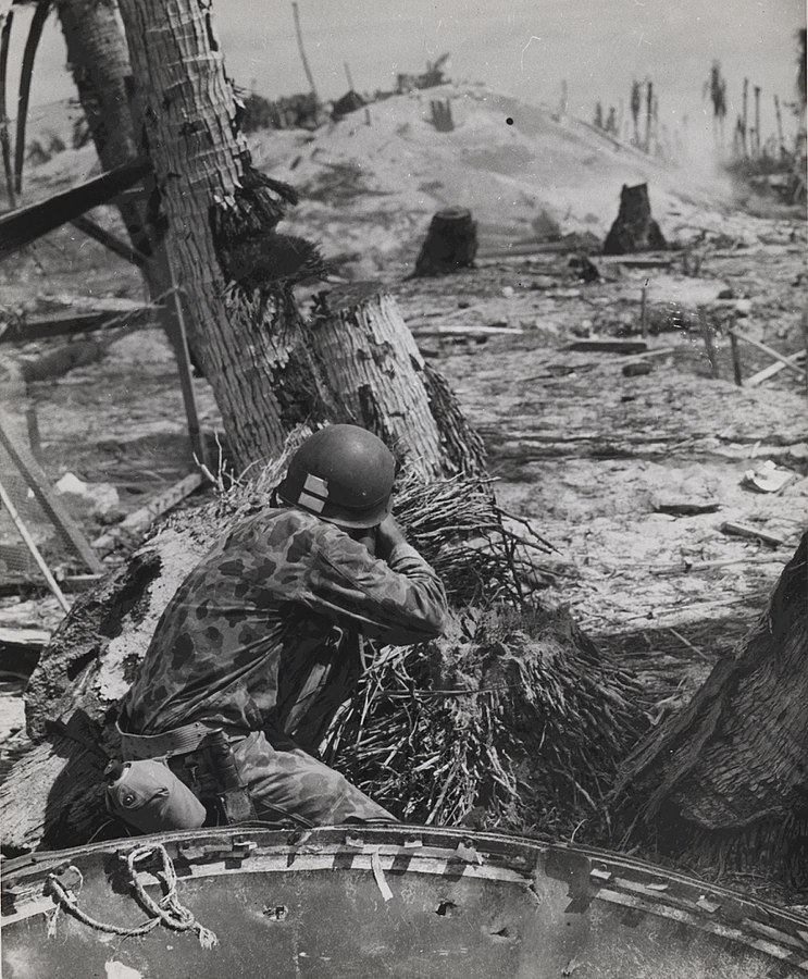 Marine Shoots on a Japanese Pill Box, Tarawa, November 1943. Photo: USMC / CC-BY-SA 2.0