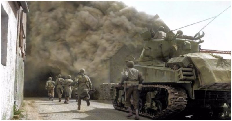 The incredible pictures were brought to life by Royston Leonard (55), an electrician from Wales, UK, who took the time to carefully colourise the photographs, highlighting the true occurrence of the war and the weapons used. Royston Leonard / mediadrumworld.com