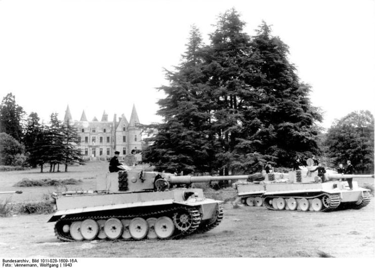 Panzer VI (Tiger I). By Bundesarchiv – CC BY-SA 3.0 de