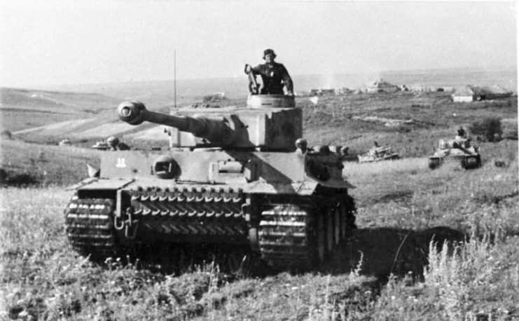 Tiger tank Company Das Reich during the Battle of Kursk. By Bundesarchiv – CC BY-SA 3.0 de