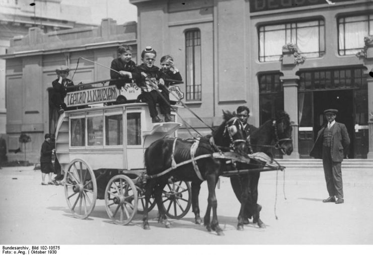 Germany, 1930. Photo: Bundesarchiv, Bild 102-10575 / CC-BY-SA.