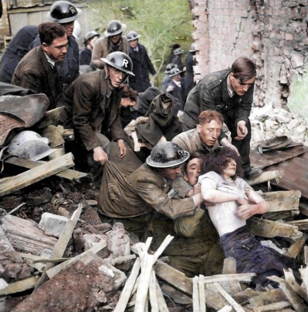 The famous photo – Albert Robbins is the lighter-haired man in the center without a helmet. Photo Credit: Royston Leonard / mediadrumworld.com