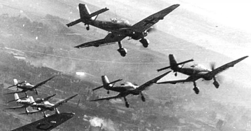 Stuka Dive Bombers over the Eastern Front - Bundesarchiv - CC-BY SA 3.0