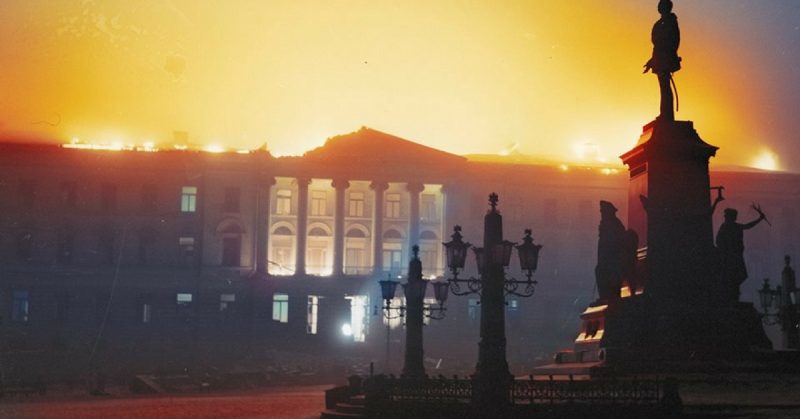 The bombing of Helsinki, November 30, 1939. The main building of Helsinki University, on Senate Square, burns during the night. Photo: B&W SA-Kuva, colorized by <a href=